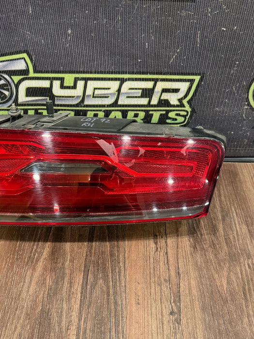 2014 2015 AUDI R8 V10 PASSENGER SIDE RIGHT RH LED TAIL LIGHT OEM *READ/RESIDUE*