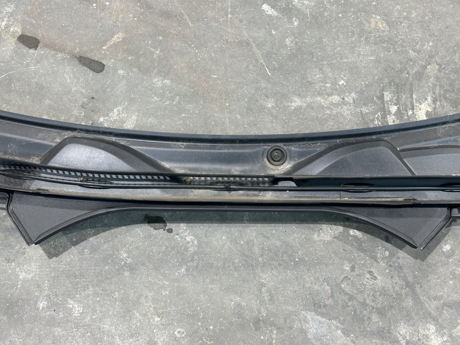 2024 BMW M3 M4 G80 G82 FRONT WINDSHIELD COWL TRIM OEM
