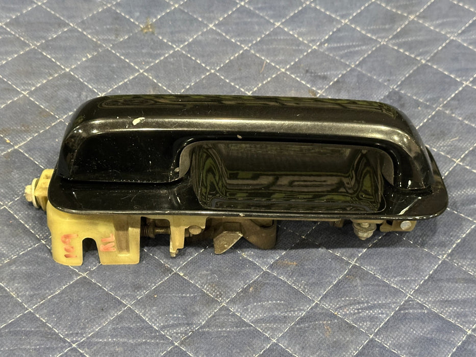 2017-2019 FORD F250 F350 F450 REAR LEFT DOOR HANDLE OEM BLACK PEARL G1 *FLAW*