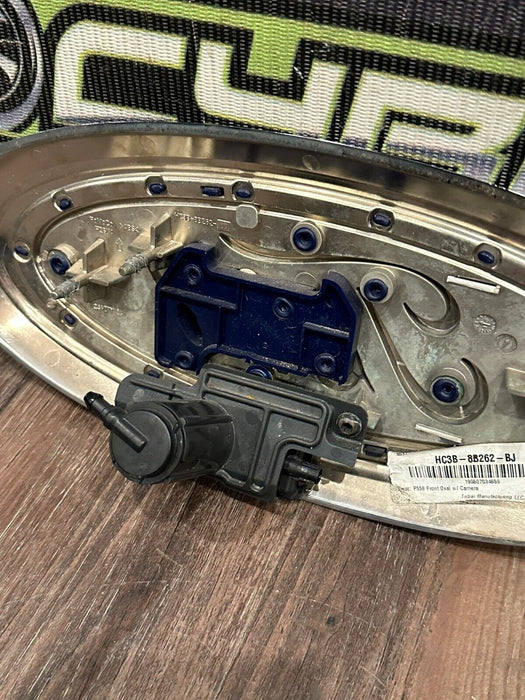 2017-2019 FORD F250 F350 F450 GRILLE EMBLEM WITH CAMERA OEM