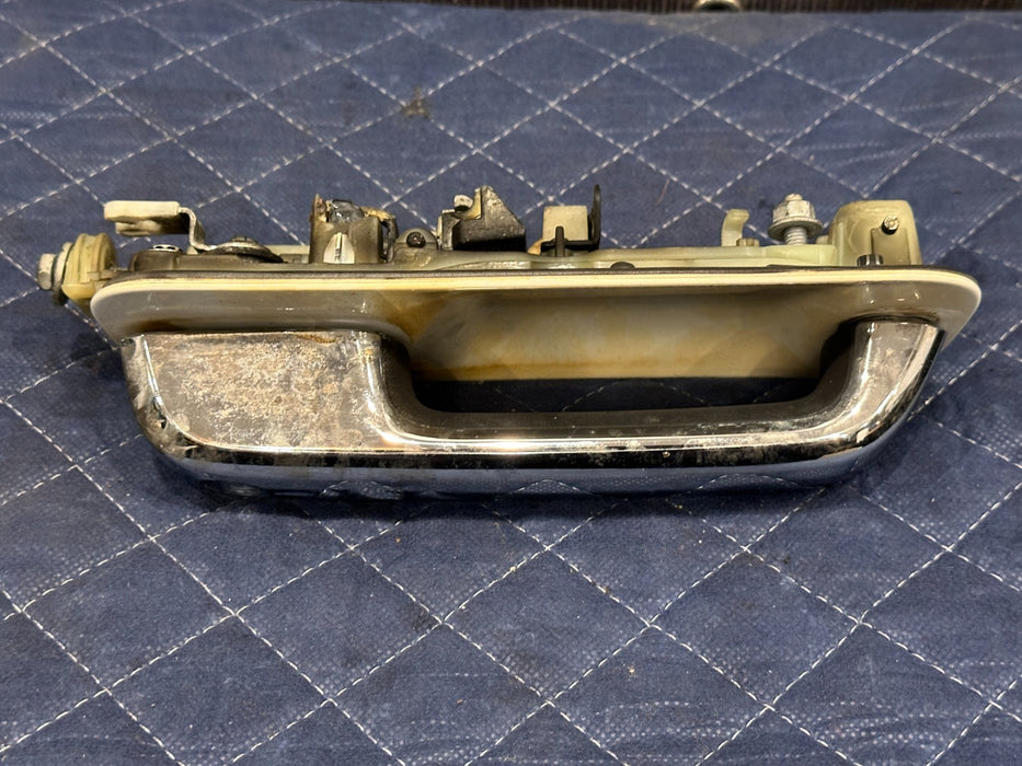 2017-2019 FORD F250 F350 FRONT LEFT DOOR HANDLE TRI COAT (UG) OEM *BURN DAMAGE*