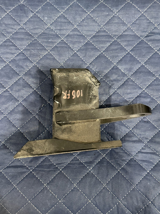 2014 AUDI R8 OEM FRONT PASSENGER RIGHT BUMPER BRACKET 420807552 420 807 552 A