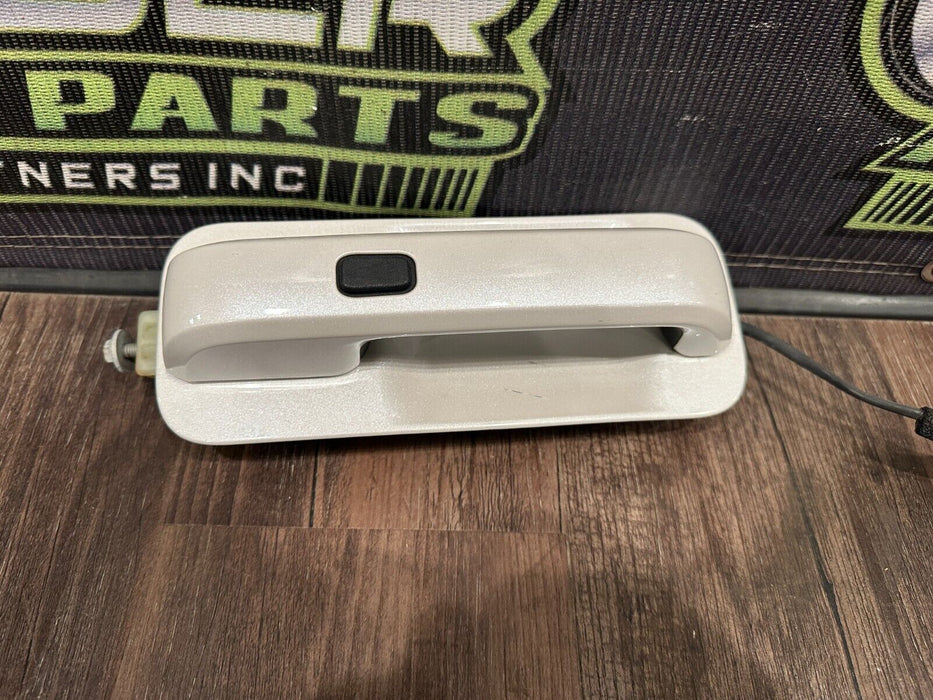 2017 FORD F250 F350 FRONT RIGHT DOOR HANDLE METALLIC WHITE (UG) ~MINOR WEAR~