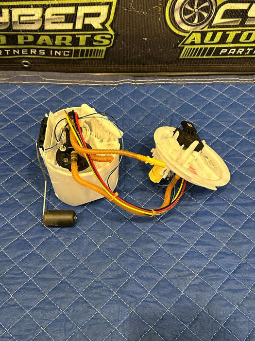 2024 BMW M3 M4 G80 G82 FUEL PUMP UNIT OEM