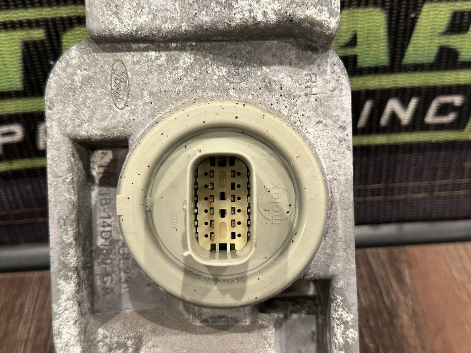 2017-2019 FORD F250 F350 F450 RIGHT LED TAIL LIGHT BLIND SPOT MODULE BRACKET OEM