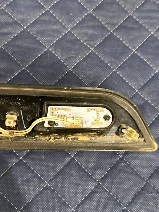 2017-2019 FORD F250 F350 F450 THIRD 3RD BRAKE LIGHT ASSEMBLY W PIGTAIL OEM