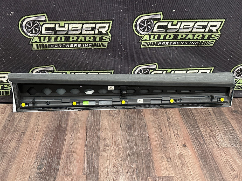 2020 AUDI RS Q8 FRONT RIGHT LOWER DOOR MOLDING CARBON FIBER TRIM OEM 4M8 853 960