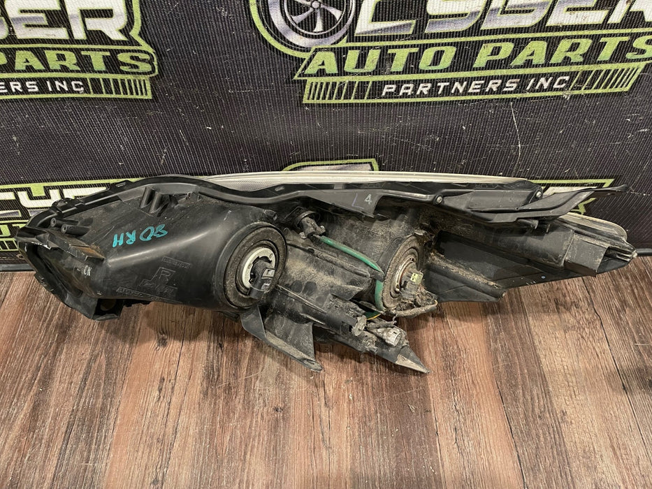 2014 TOYOTA PRIUS V PASSENGER RIGHT HEADLIGHT OEM *SUN DAMAGE/YELLOWING* (READ!)