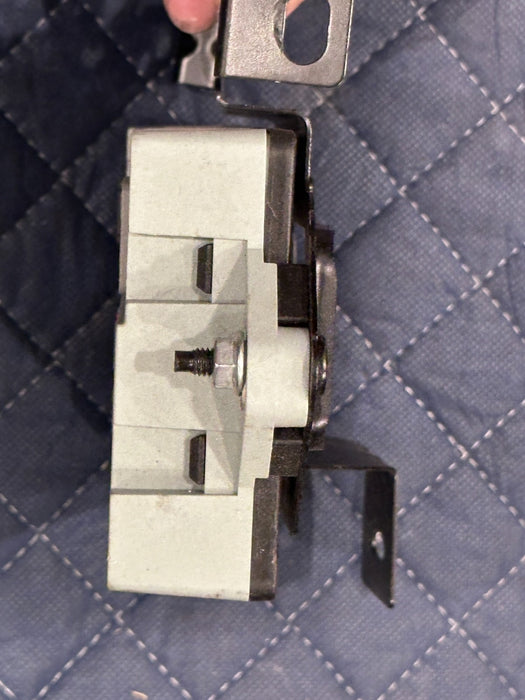 2015 JAGUAR F TYPE R TRUNK FUSE BOX RELY W/BRACKET CPLA 14Q073 AA