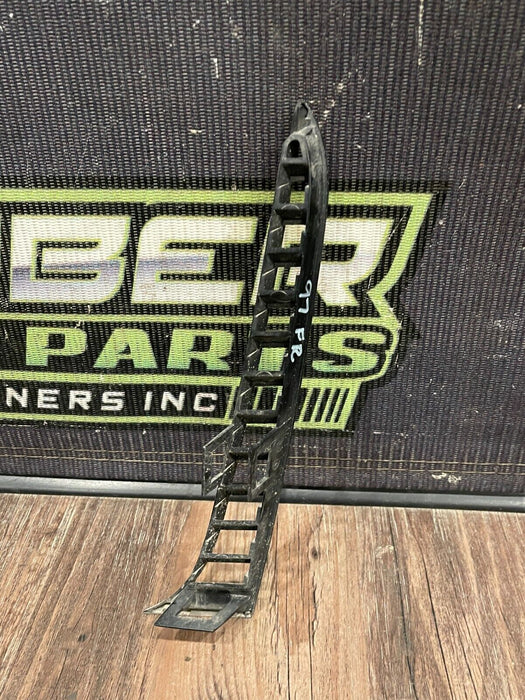 2020 BMW M4 F82 FRONT BUMPER GRILLES OEM (NOT COMPLETE SET/READ)