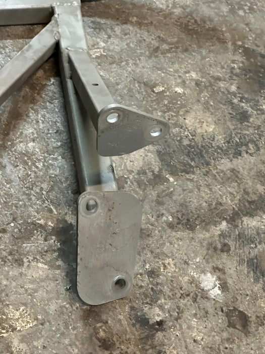 2014 AUDI R8 FRONT DRIVER LEFT FENDER RADIATOR SUPPORT STRUCTURE 420 805 371 A