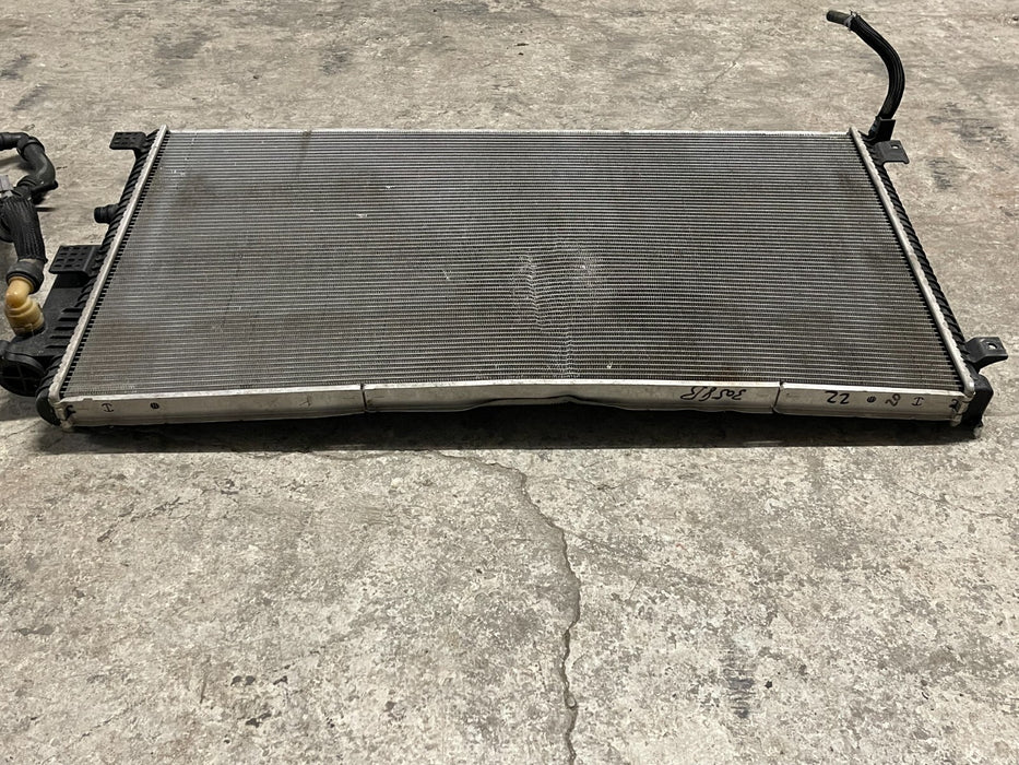 2017-2019 FORD F250 F350 6.7L DIESEL SUPERDUTY RADIATOR W/ HOSES OEM *BENT*
