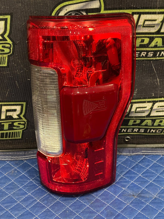 2017-2019 FORD F250 F350 F450 PASSENGER RIGHT HALOGEN TAIL LIGHT OEM