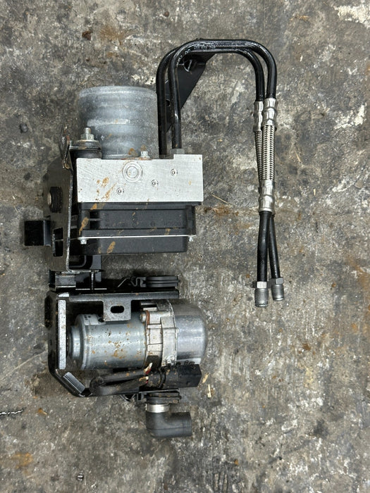 2014 AUDI R8 ANTI LOCK BRAKE ABS PUMP MODULE MODULATOR VALVE