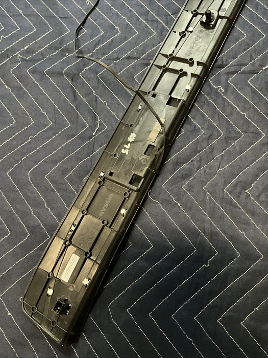 2010 NISSAN 370Z ILLUMINATED KICK PLATE RIGHT PASSENGER SIDE 2009-2020