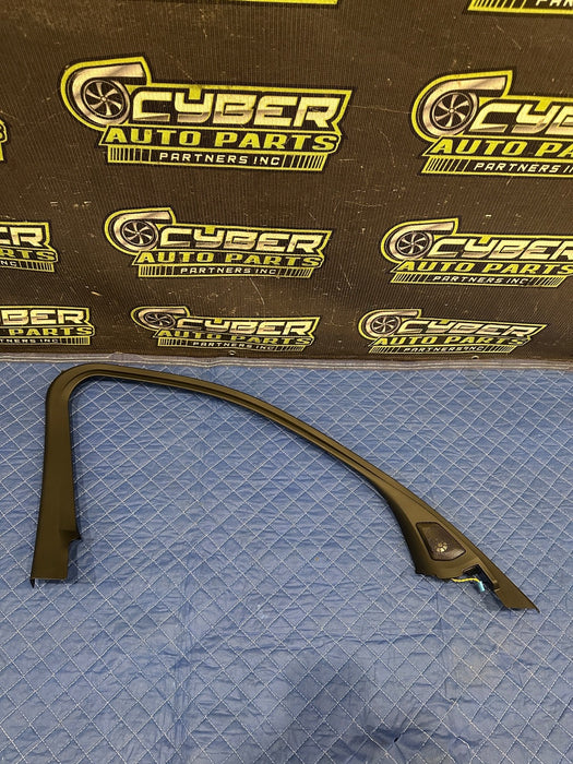 2024 BMW M3 M4 G80 G82 FRONT LEFT DOOR FRAME MOLDING W SPEAKER OEM 51337447171