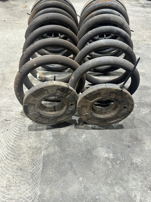 2015 DODGE RAM 2500 FRONT LEFT RIGHT SUSPENSION COIL SPRINGS OEM 68091216AA