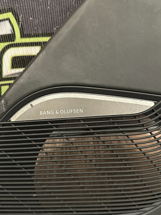 2021 AUDI R8 LEFT B&O DOOR PANEL SPEAKER COVER OEM 4S1 868 091 G *WEAR/READ*