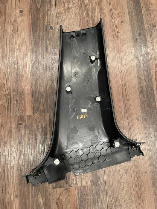 2017 INFINITI Q50 RED SPORT FRONT DRIVER LEFT LOWER B PILLAR TRIM BLACK OEM