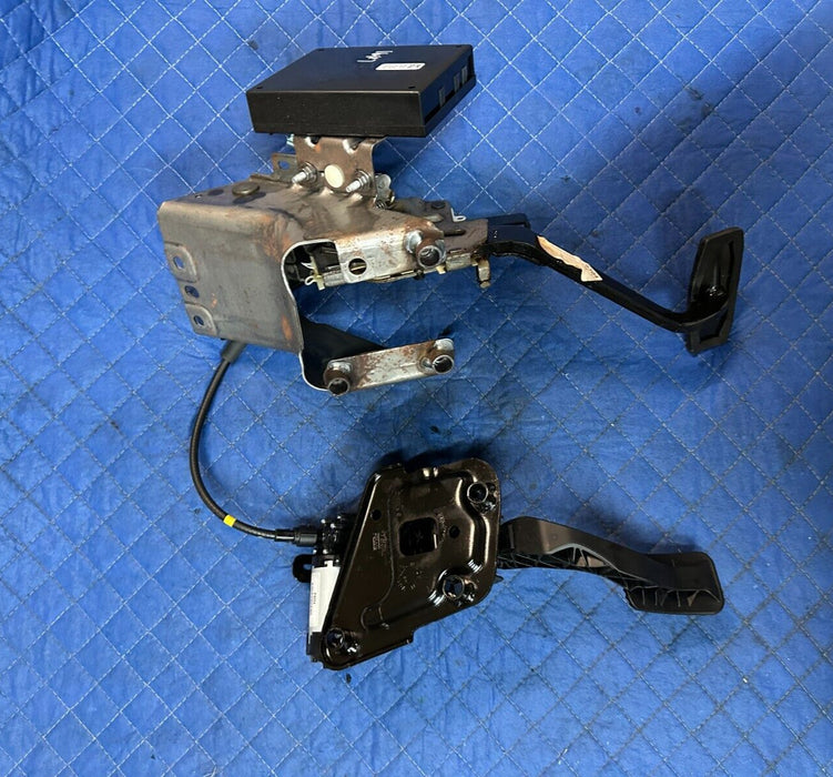 2017 2019 2021 2022 FORD F250 F450 PLATINUM GAS PEDAL & BRAKE PEDAL ASSEMBLY OEM