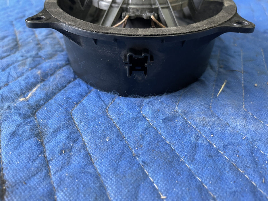 2016 2019 NISSAN TITAN XD CREW FRONT LEFT DRIVER DOOR SPEAKER 28157-EZ00A OEM