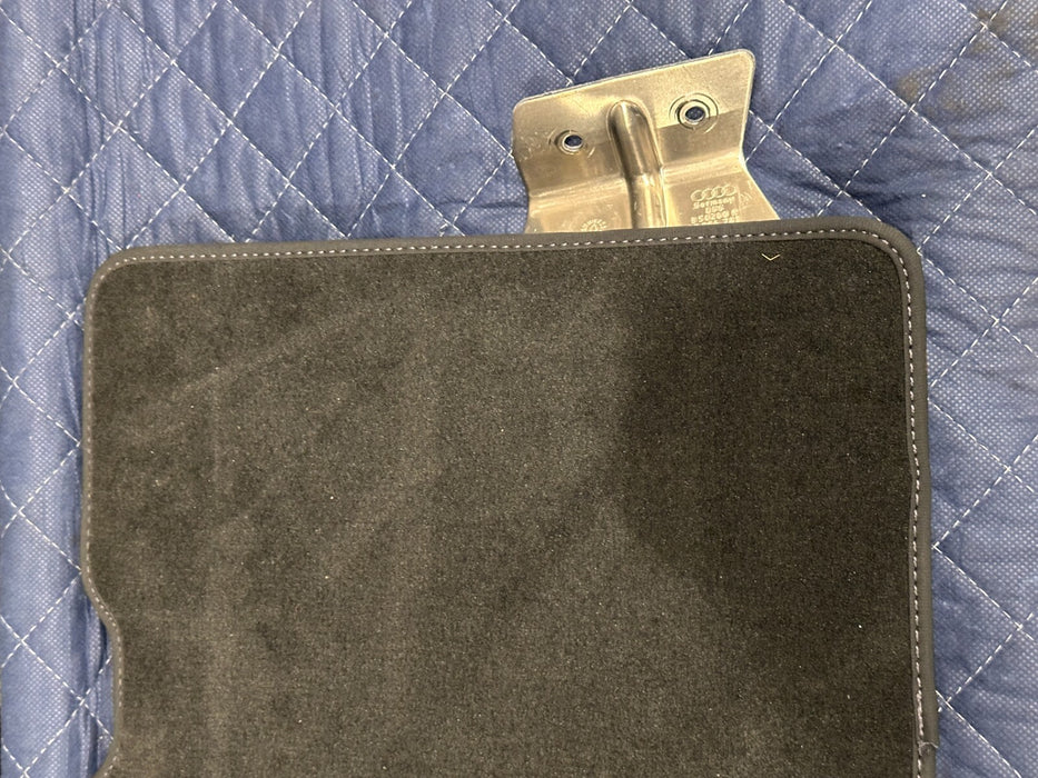 2014 AUDI R8  FLOOR MAT FOOT REST CARPET METAL UNDERNEATH OEM 423 864 420 B