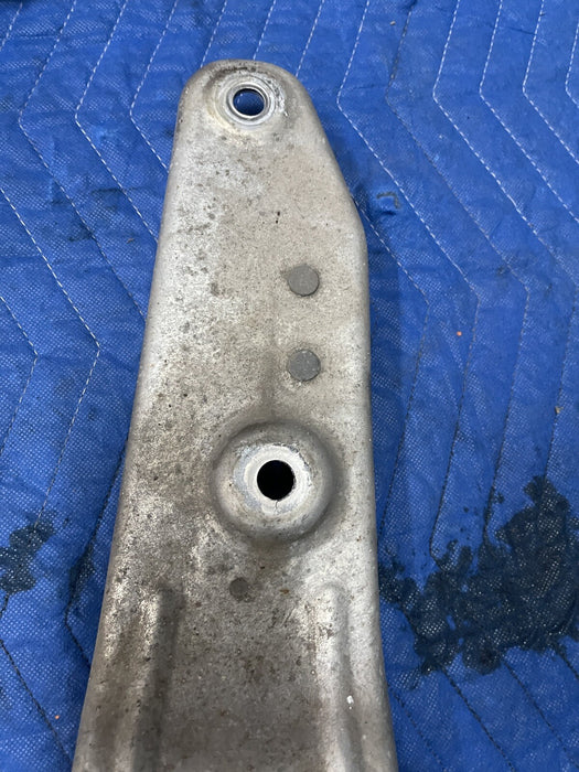 2011 BMW 550i F10 5 SERIE OEM LEFT DRIVER SUBFRAME SUPPORT BRACKET 6776149