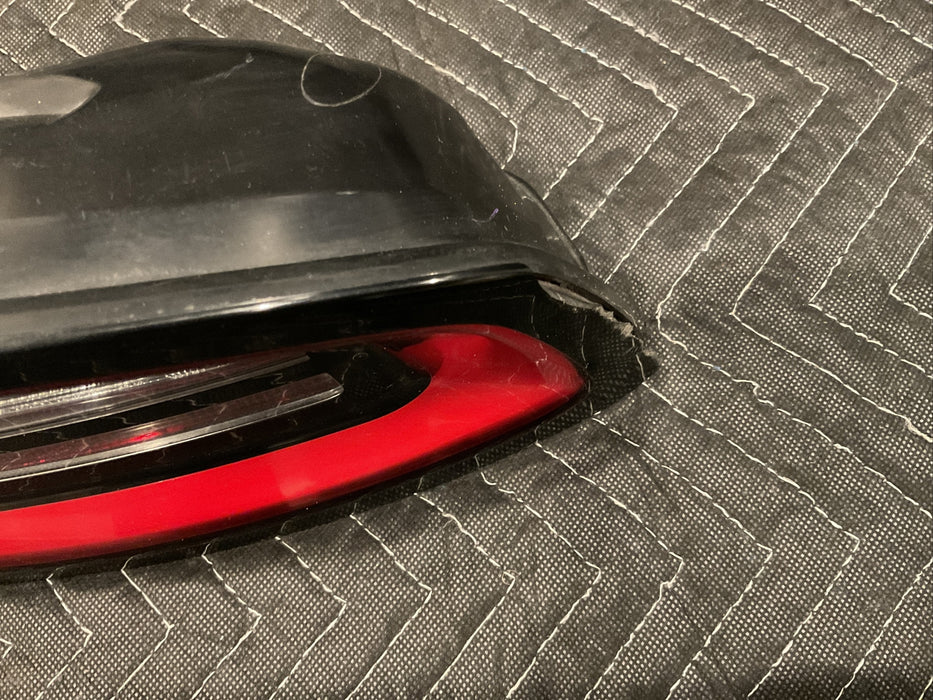 2016 DODGE CHARGER HELLCAT 6.2 RIGHT PASSENGER REAR TAIL LIGHT 2015-2019~DAMAGE~