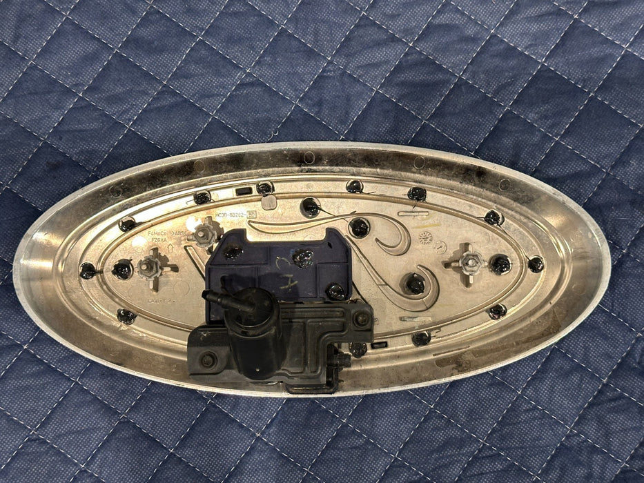 2017-2019 FORD F250 F350 F450 GRILLE EMBLEM WITH CAMERA OEM