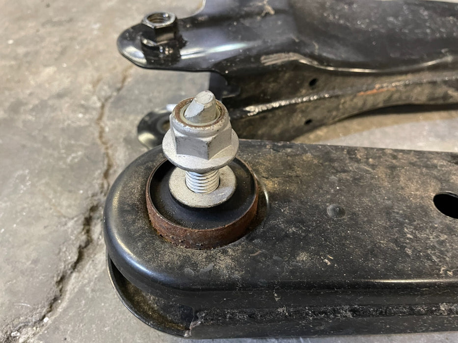 2021 FORD F450 DIESEL SUPERDUTY FRONT LEFT & RIGHT RADIUS CONTROL ARMS 300 MILES