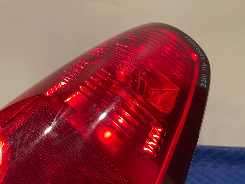 2017 DODGE RAM 2500 MEGA CAB REAR PASSENGER RIGHT TAIL LIGHT OEM *SCRATCHES*