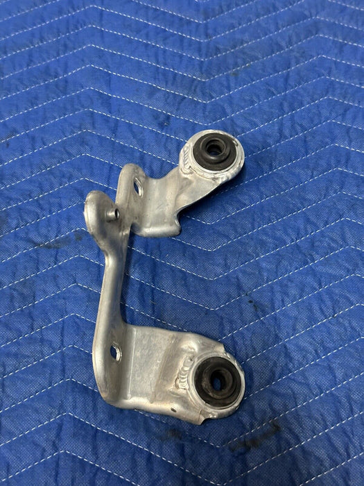 2017 AUDI R8 5.2L V10 FRONT LEFT RADIATOR MOUNT BRACKET OEM 4S0 121 259 E