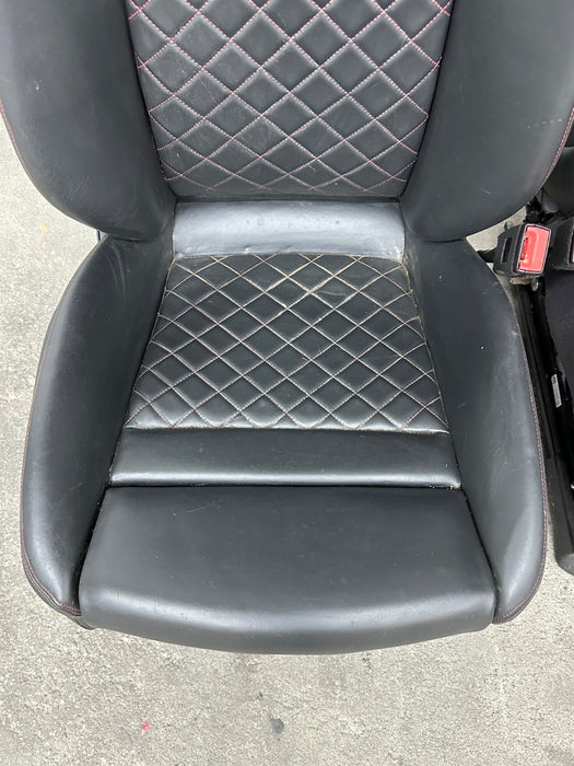 2017 AUDI R8 LEFT RIGHT RED DIAMOND STITCHED SEATS OEM *WEAR/READ DESC*