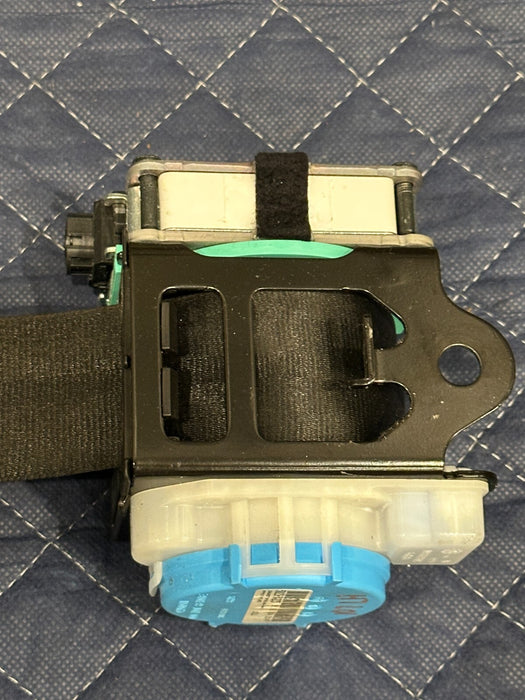2014 AUDI R8 OEM COUPE FRONT SEAT BELT RETRACTOR LEFT DRIVER OEM