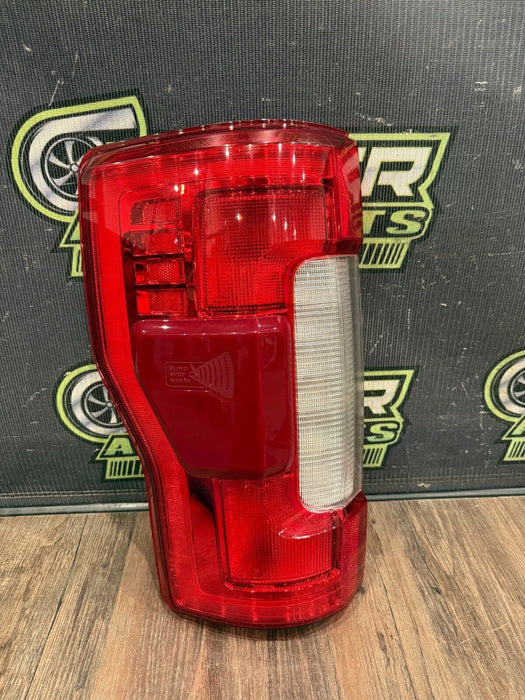 2017-2019 FORD F250 F350 F450 REAR DRIVER LEFT LED TAIL LIGHT ASSEMBLY OEM