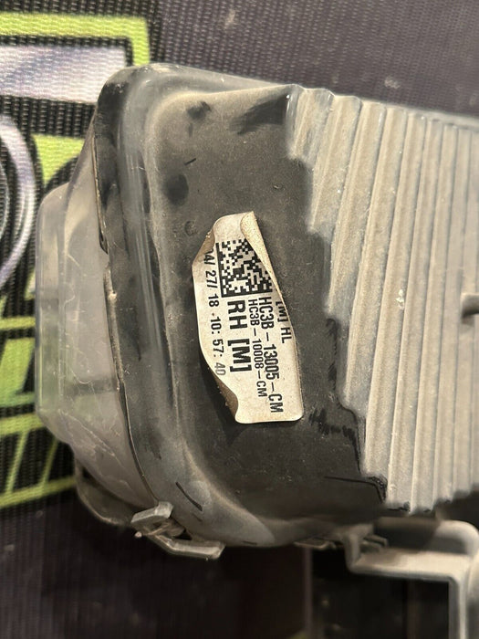 2017-2019 FORD F250 F350 F450 RIGHT LED HEADLIGHT OEM *WATER INSIDE/PARTS ONLY!*