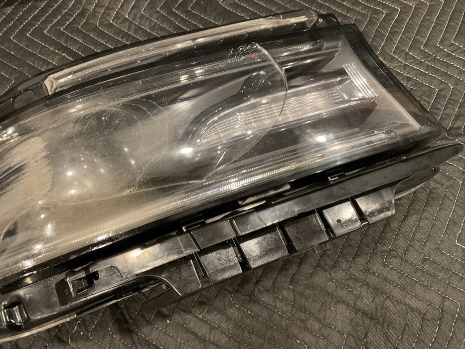 2016 DODGE CHARGER HELLCAT XENON HEADLIGHT RIGHT PASSENGER *DAMAGE* OEM