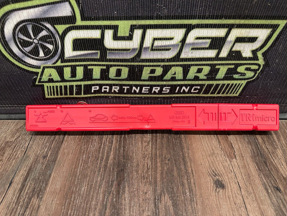 2021 AUDI R8 EMERGENCY WARNING TRIANGLE W CASE OEM 8K0 860 251 B