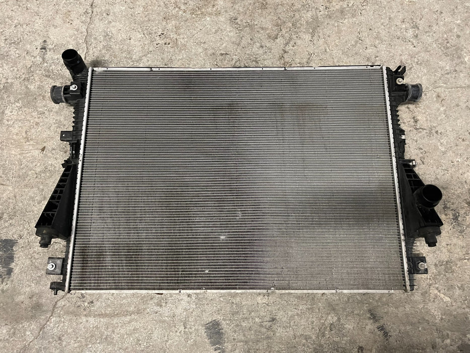 2017-2019 FORD F250 F350 6.7L DIESEL SUPERDUTY RADIATOR OEM *BENT*
