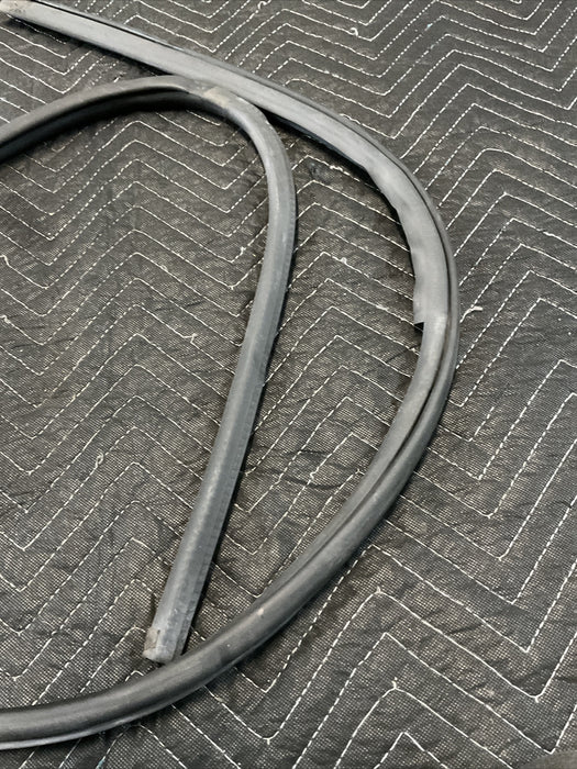 2015 NISSAN 370Z NISMO LH DRIVER DOOR WEATHER STRIP LINER OEM 2009-2020