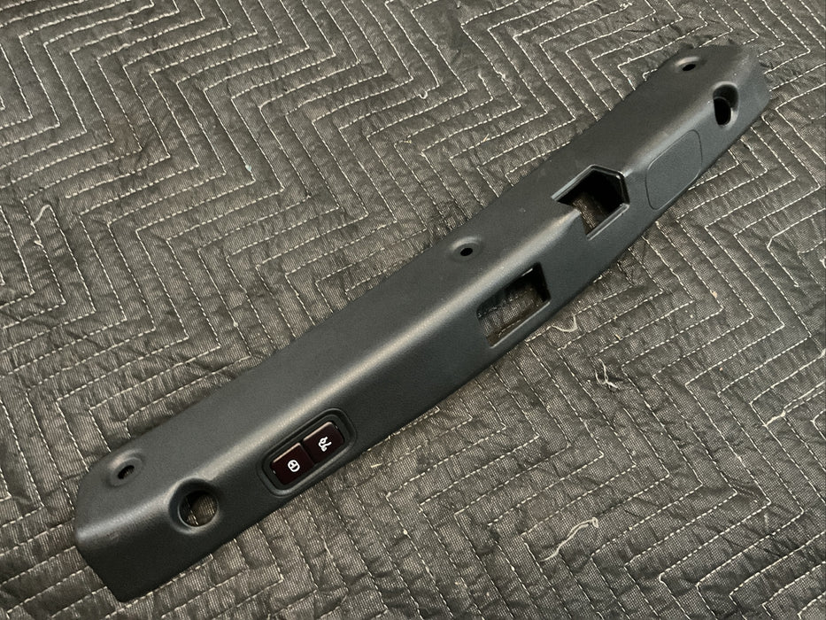 2018-2021 MERCEDES E63S AMG OEM DECK LID HANDLE TRIM 2137504200 213 750 41 00