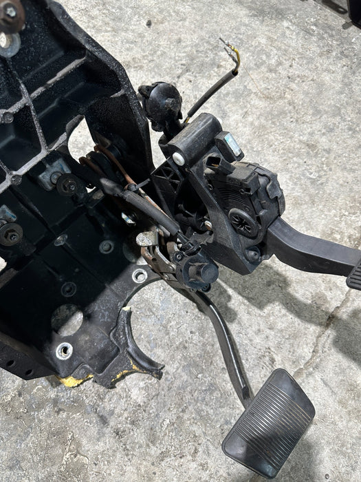 2015 DODGE RAM 2500 ACCLERATOR GAS BRAKE PEDAL ASSEMBLY OEM