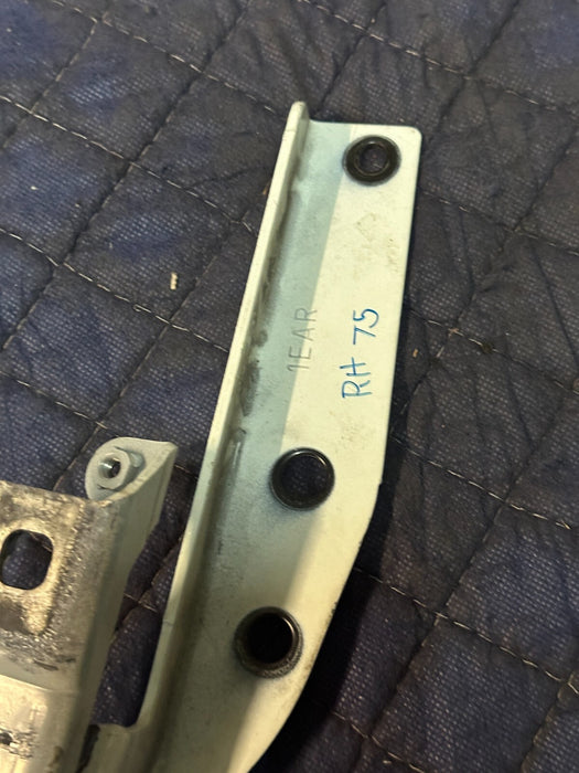 2016 NISSAN 370Z RIGHT PASSENGER HOOD HINGE OEM