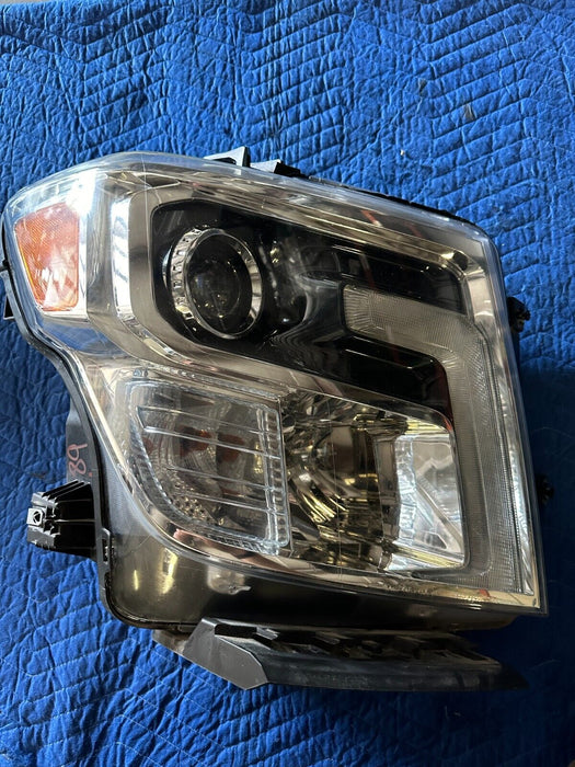 2016 2017 18 2019 NISSAN TITAN XD V8 DIESEL FRONT RIGHT PASSENGER HEADLIGHT OEM