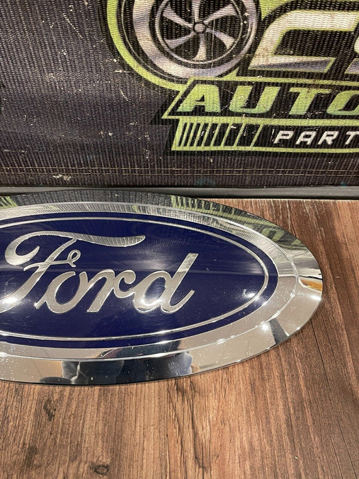 2017-2019 FORD F250 F350 F450 SUPERDUTY FRONT GRILLE EMBLEM OEM  (READ)