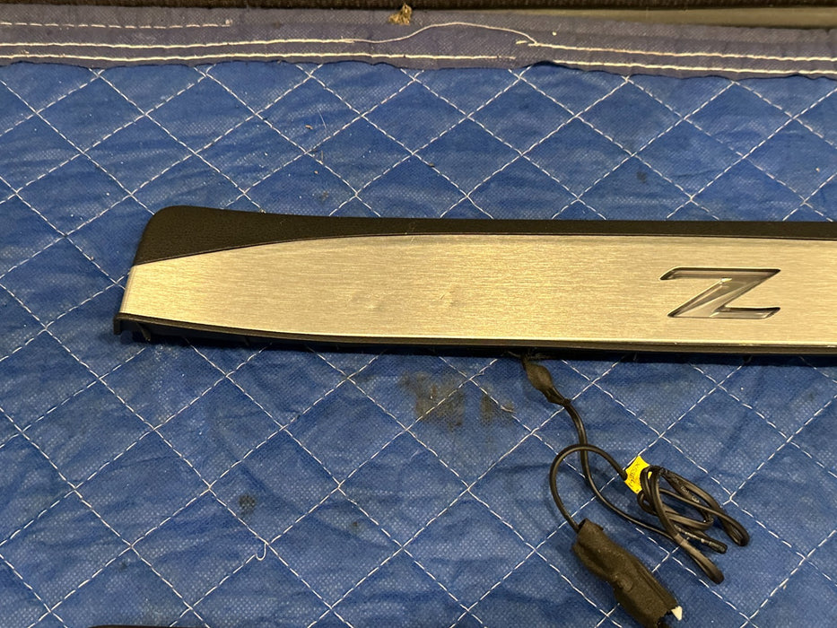 2013 NISSAN 370Z LEFT RIGHT ILLUMINATED KICK PLATES OEM *SLIGHT WEAR 3,4,6*