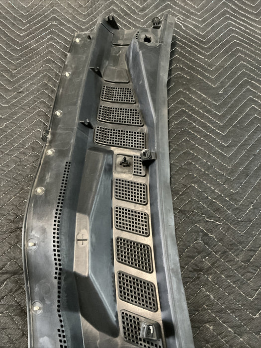2017 FORD F250 F350 SUPER DUTY WINDSHIELD WIPER VENT COWL PANEL OEM