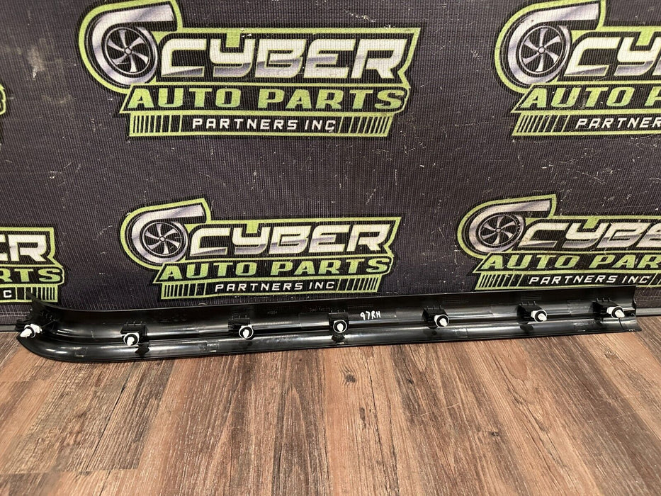 2020 BMW M4 F82 FRONT PASSENGER RIGHT DOOR SILL SCUFF PANEL TRIM OEM 727764001