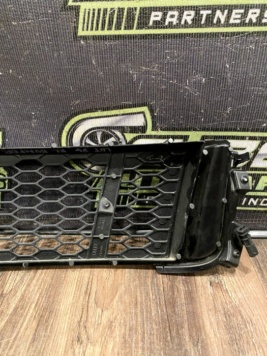 2017 2018 AUDI R8 PLUS REAR LEFT BUMPER GRILLE VENT OEM