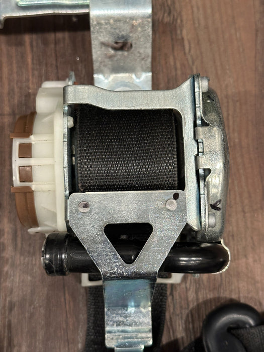 2017-2019 FORD F250 F350 F450 FRONT RIGHT SEATBELT OEM